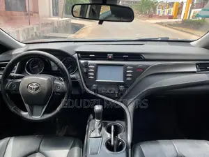 Toyota Camry SE (2.5L 4cyl 8A) 2019 Black