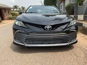 Toyota Camry SE (2.5L 4cyl 8A) 2019 Black