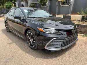 Toyota Camry SE (2.5L 4cyl 8A) 2019 Black