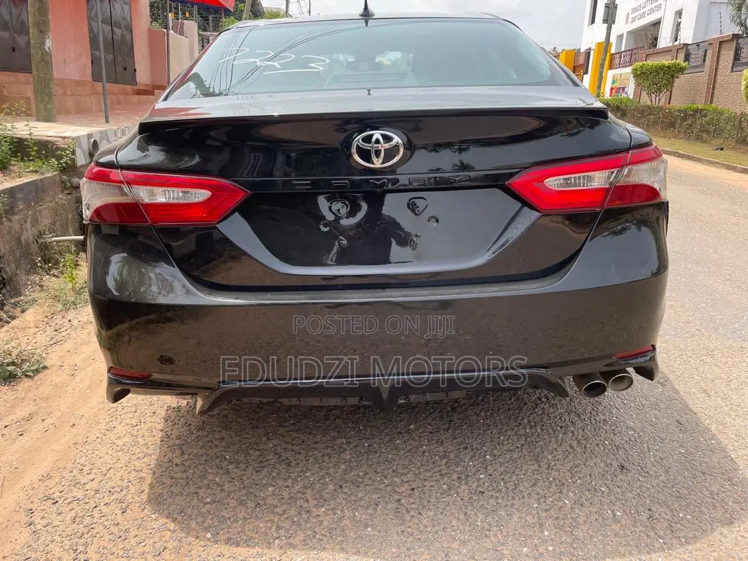 Toyota Camry SE (2.5L 4cyl 8A) 2019 Black