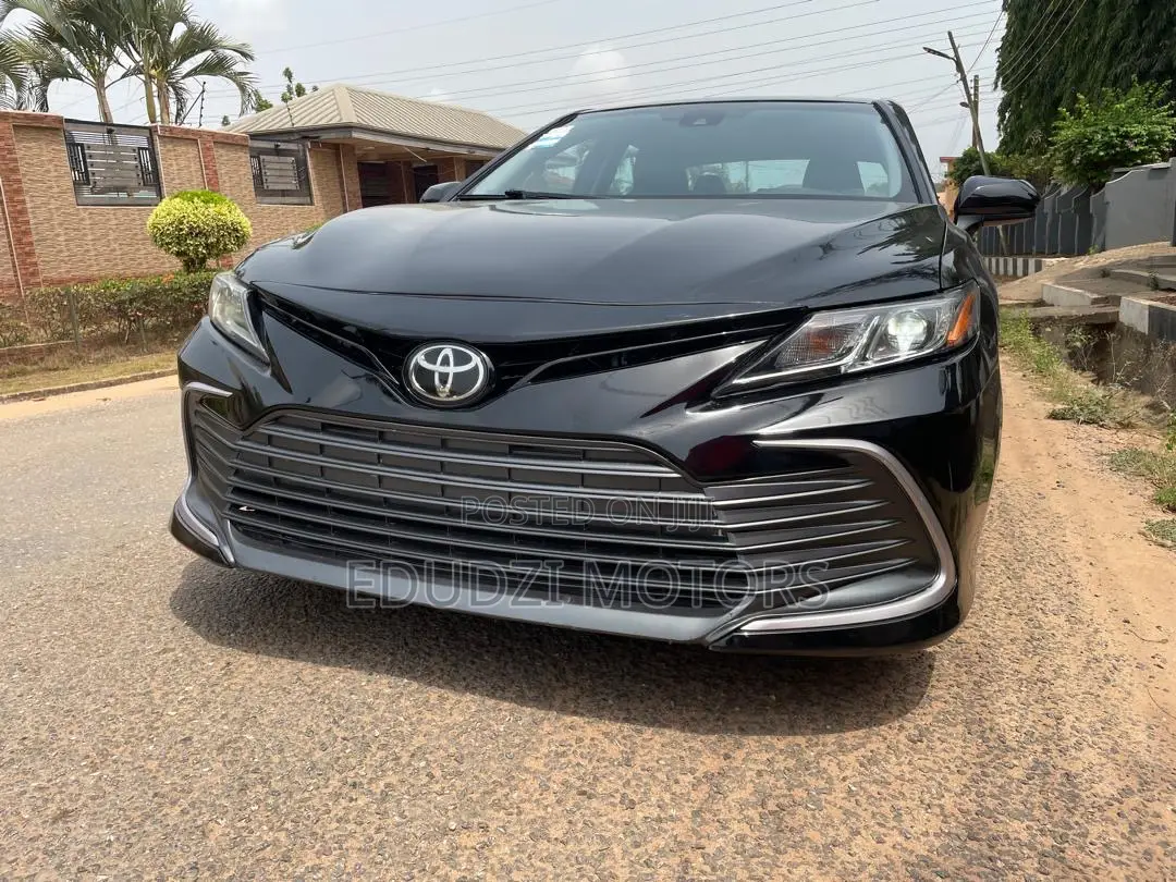 Toyota Camry SE (2.5L 4cyl 8A) 2019 Black