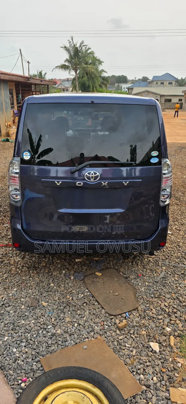 Toyota Voxy 2012 Pink