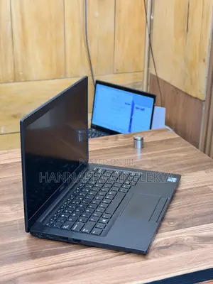 Laptop Dell Latitude 7390 8GB Intel Core i5 SSD 256GB