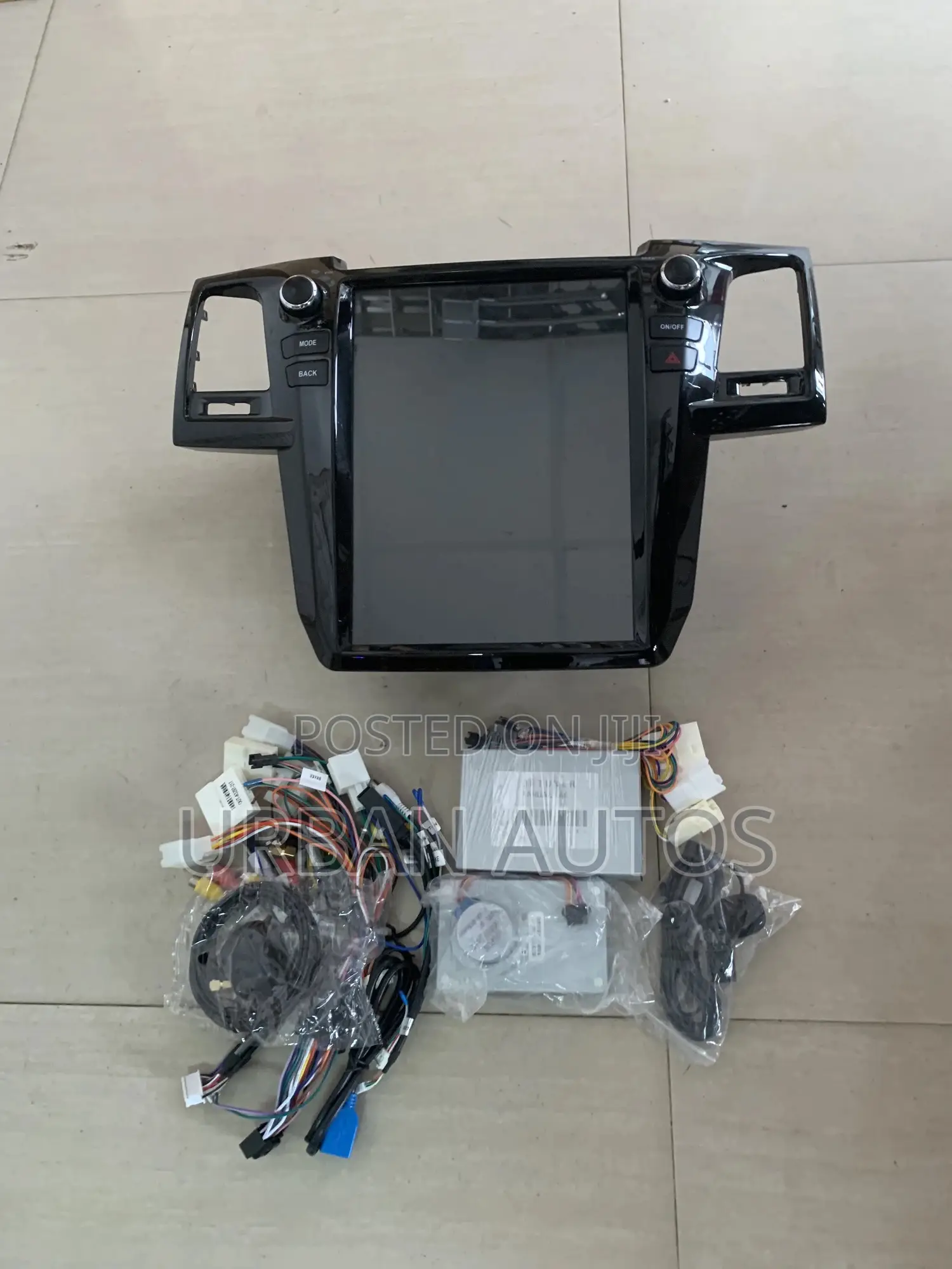 Fortuner 2012-2015 Tesla Screen