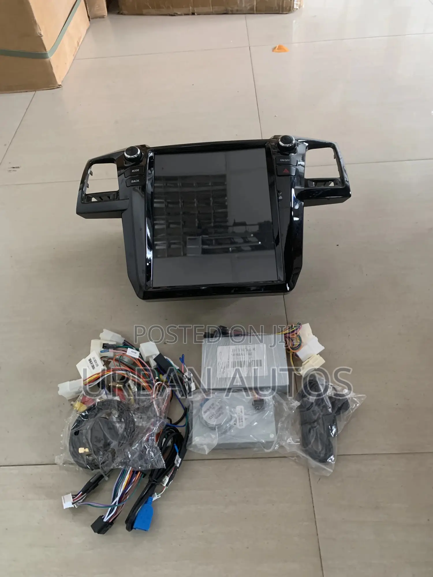 Fortuner 2012-2015 Tesla Screen