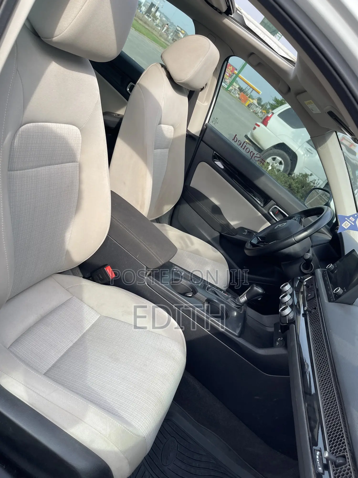 Honda Civic EX-L 2022 White