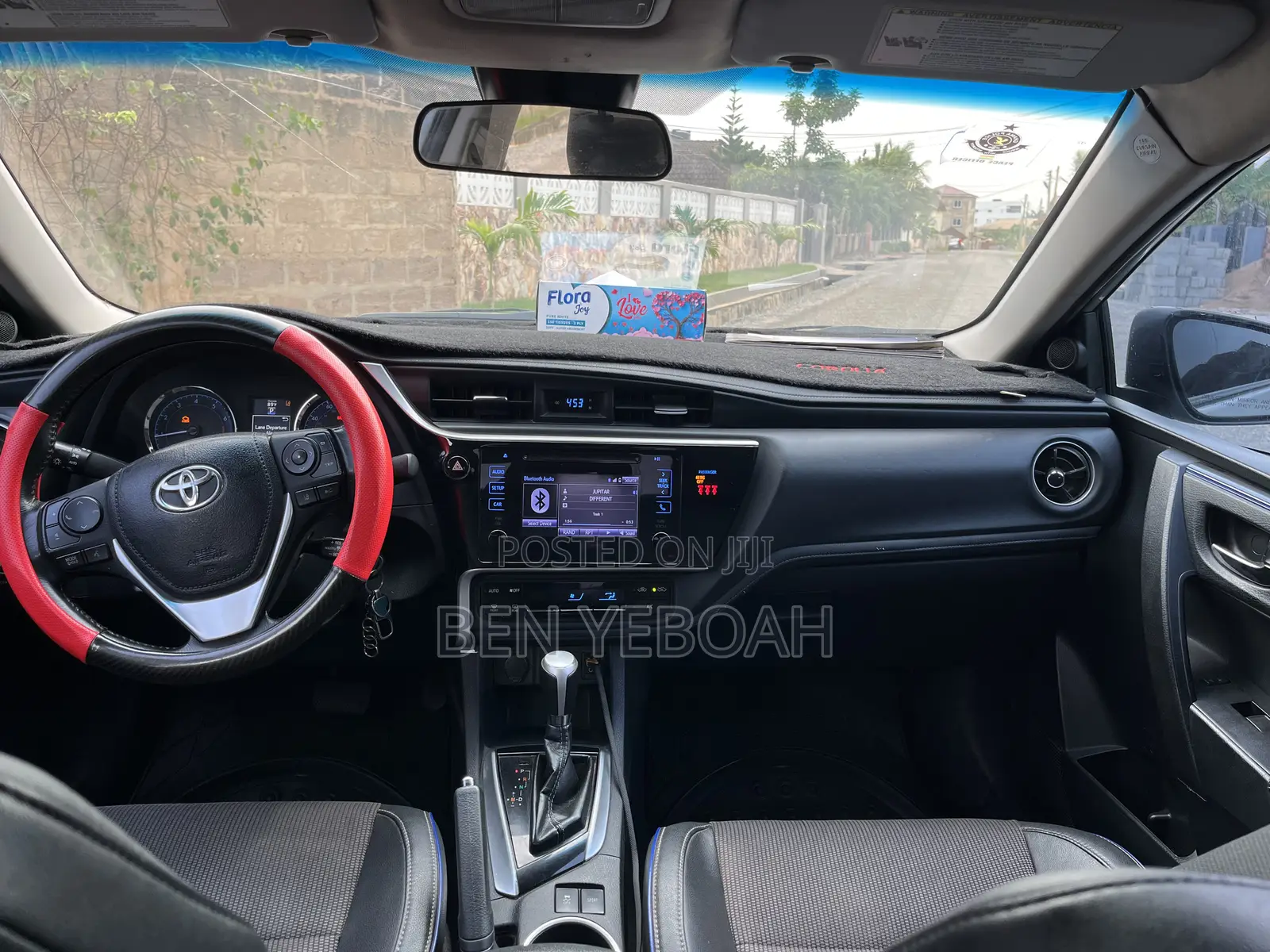 Toyota Corolla SE (1.8L 4cyl 2A) 2019 Silver