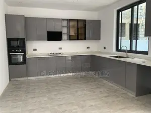 4bdrm Apartment in Haatso,Accra for rent