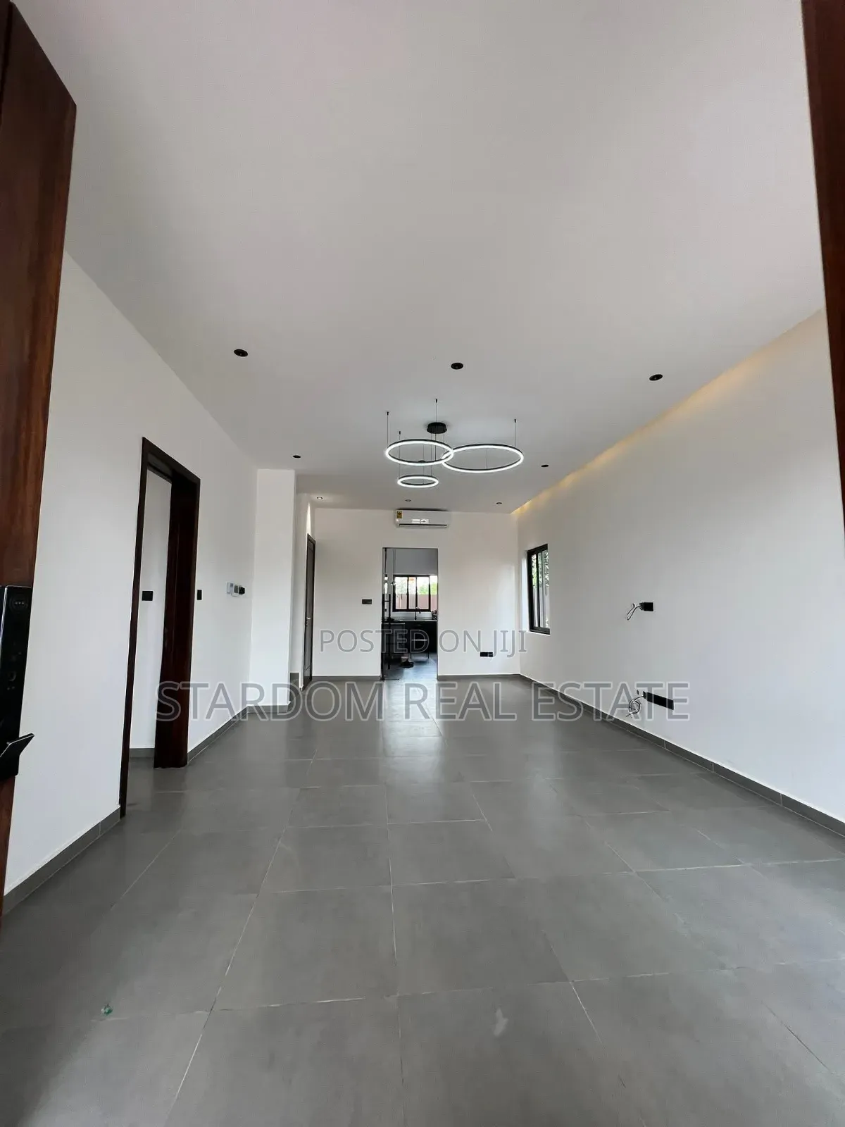 4bdrm Duplex in Oyarifa for sale