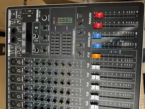 Yamaha SMX-1600 16-Channel Analog Audio Mixer.