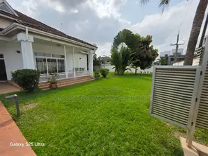 5bdrm Mansion in Hometrust Properties, American House for rent