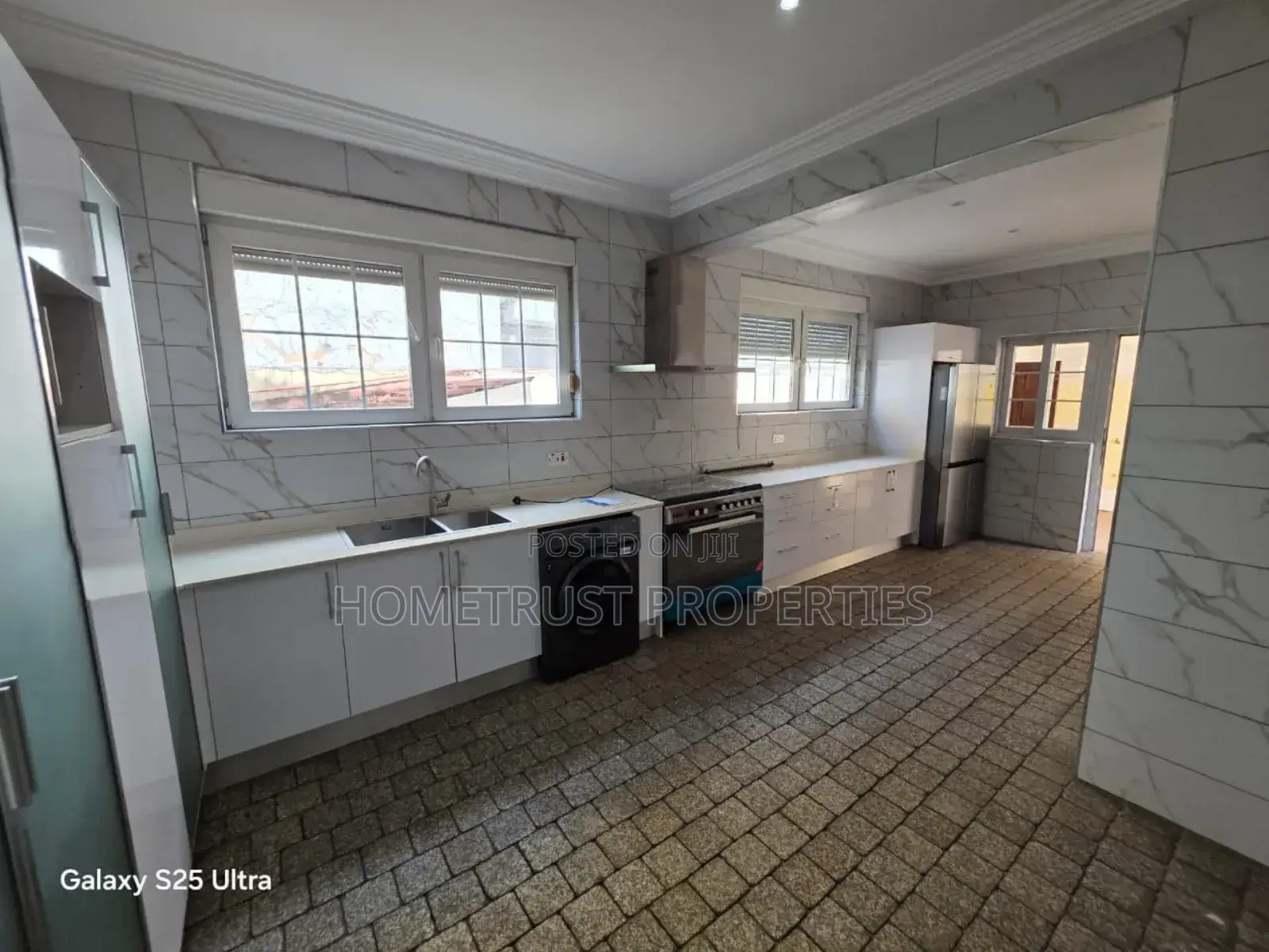 5bdrm Mansion in Hometrust Properties, American House for rent