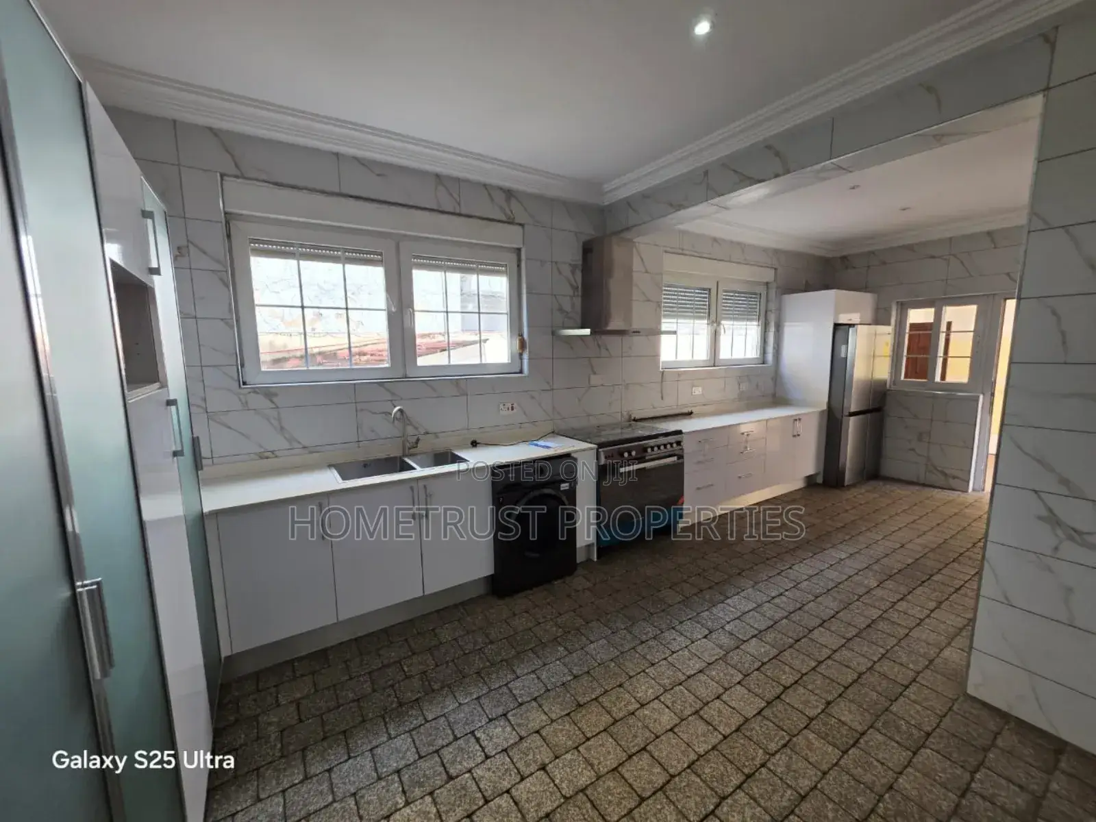 5bdrm Mansion in Hometrust Properties, American House for rent
