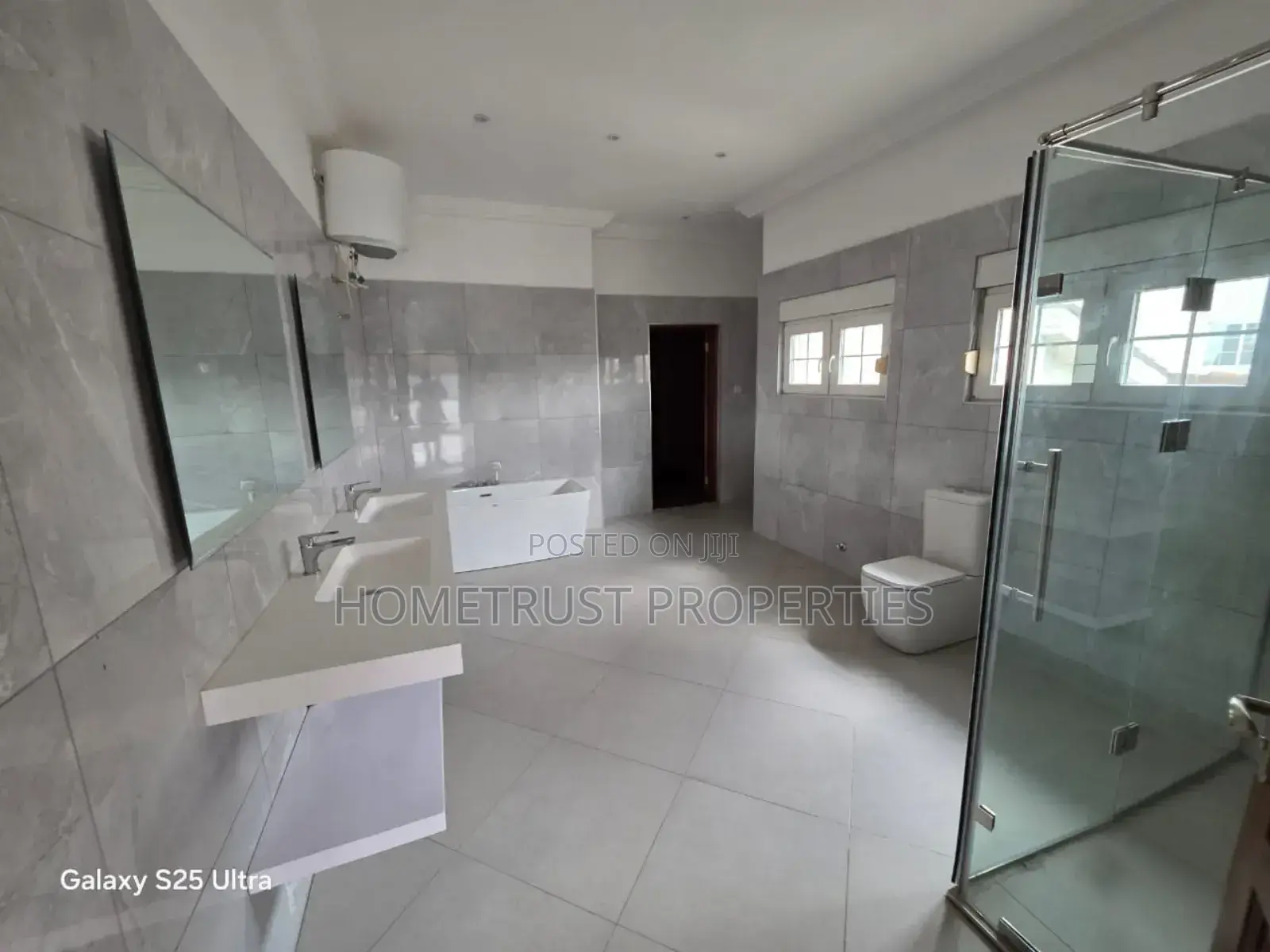 5bdrm Mansion in Hometrust Properties, American House for rent