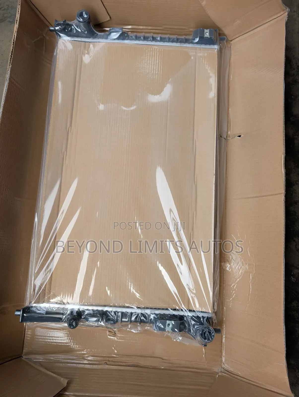 Ford Edge 2007,2008,2009,2010,2011,2012,2013 Radiator / Water Tank