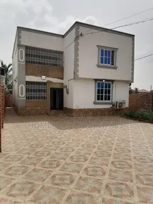 4bdrm Duplex in Hometrust Properties, Amasaman for sale