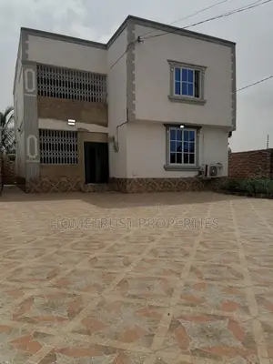 4bdrm Duplex in Hometrust Properties, Amasaman for sale