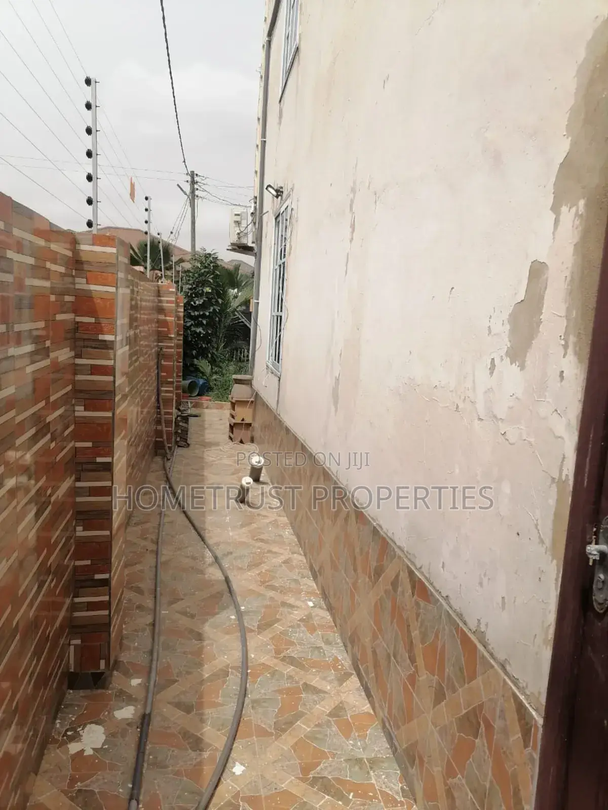 4bdrm Duplex in Hometrust Properties, Amasaman for sale
