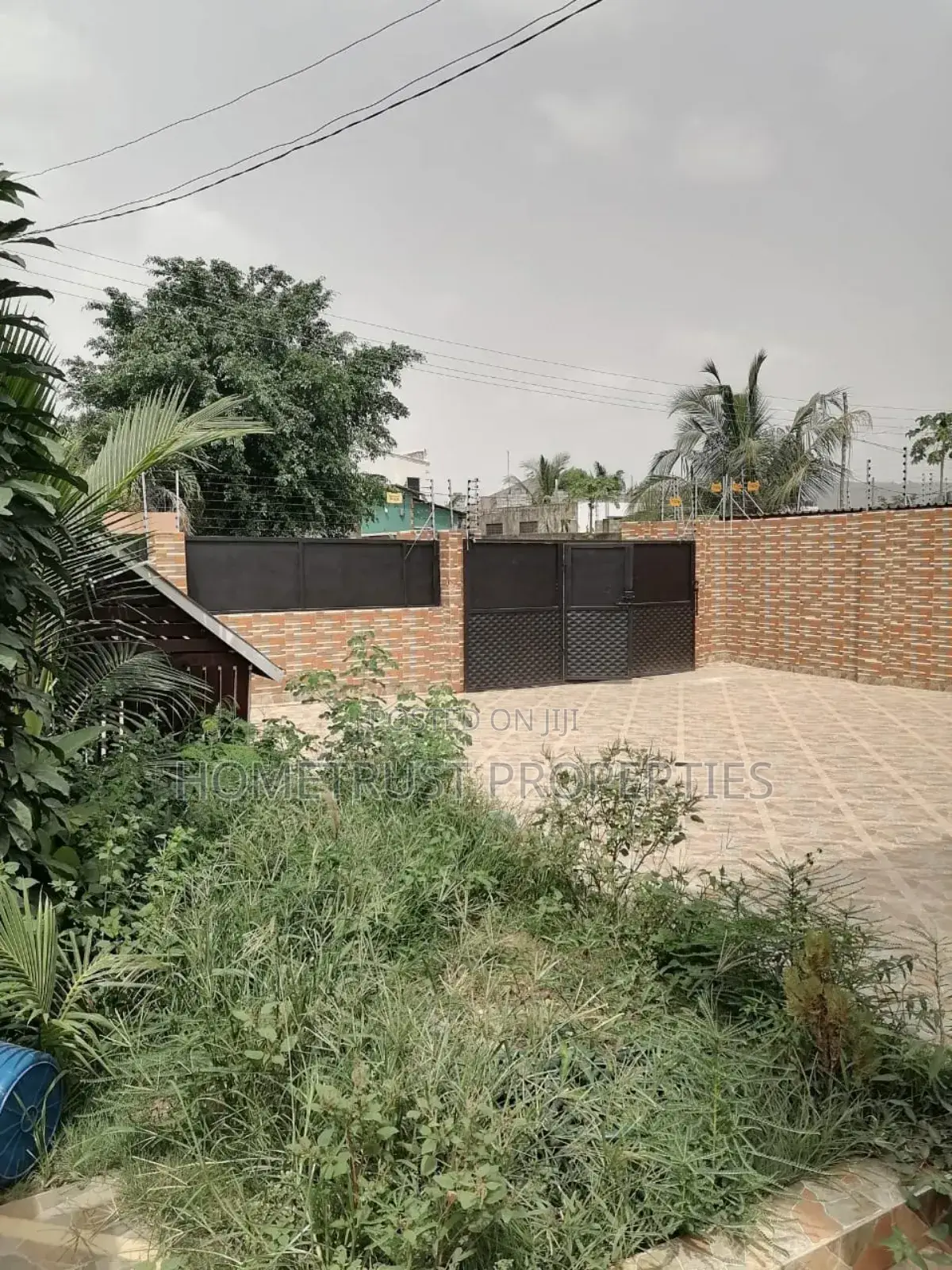 4bdrm Duplex in Hometrust Properties, Amasaman for sale