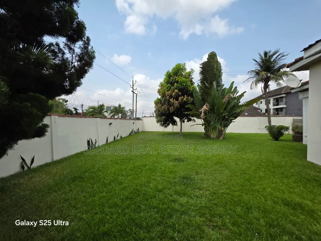 5bdrm House in East Legon for rent