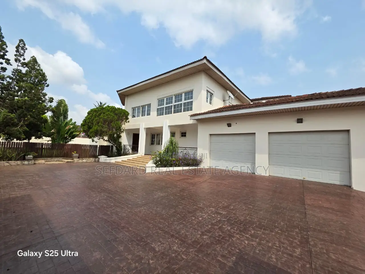 5bdrm House in East Legon for rent