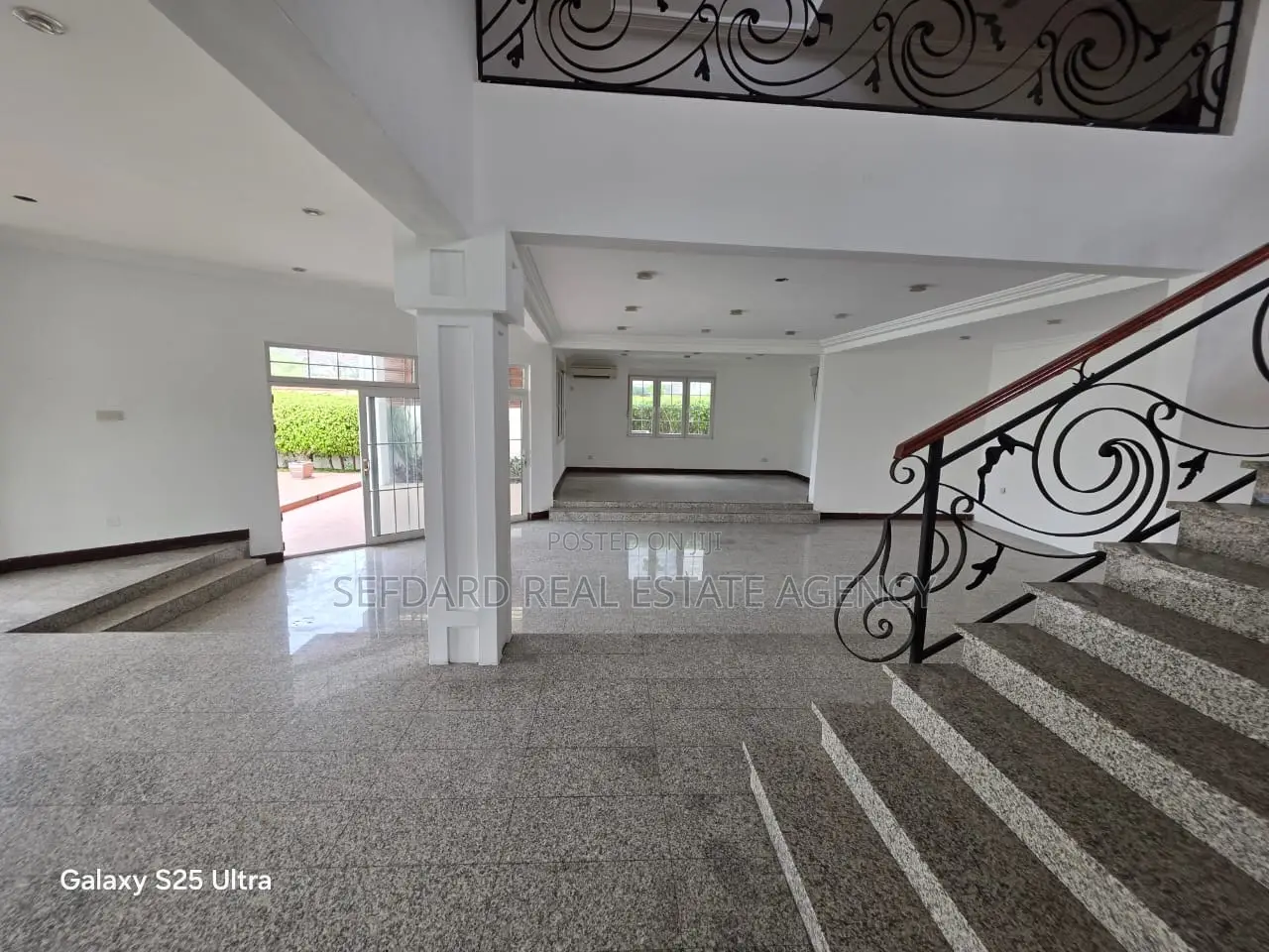 5bdrm House in East Legon for rent