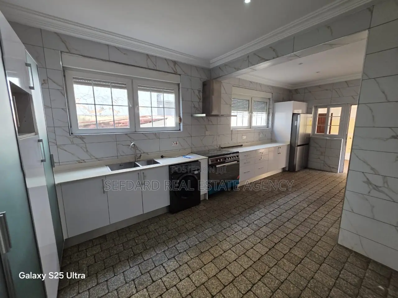 5bdrm House in East Legon for rent