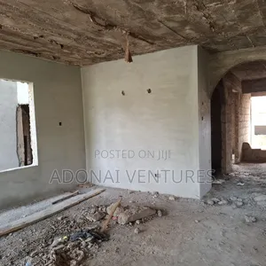 8bdrm Apartment in Sokoban Apaaso, Kumasi Metropolitan for sale