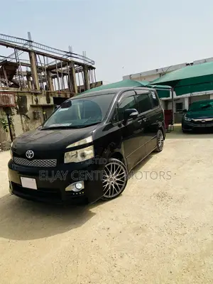 Toyota Voxy 2013 Black