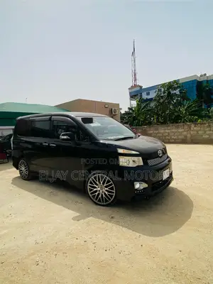 Toyota Voxy 2013 Black