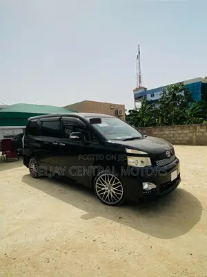 Toyota Voxy 2013 Black