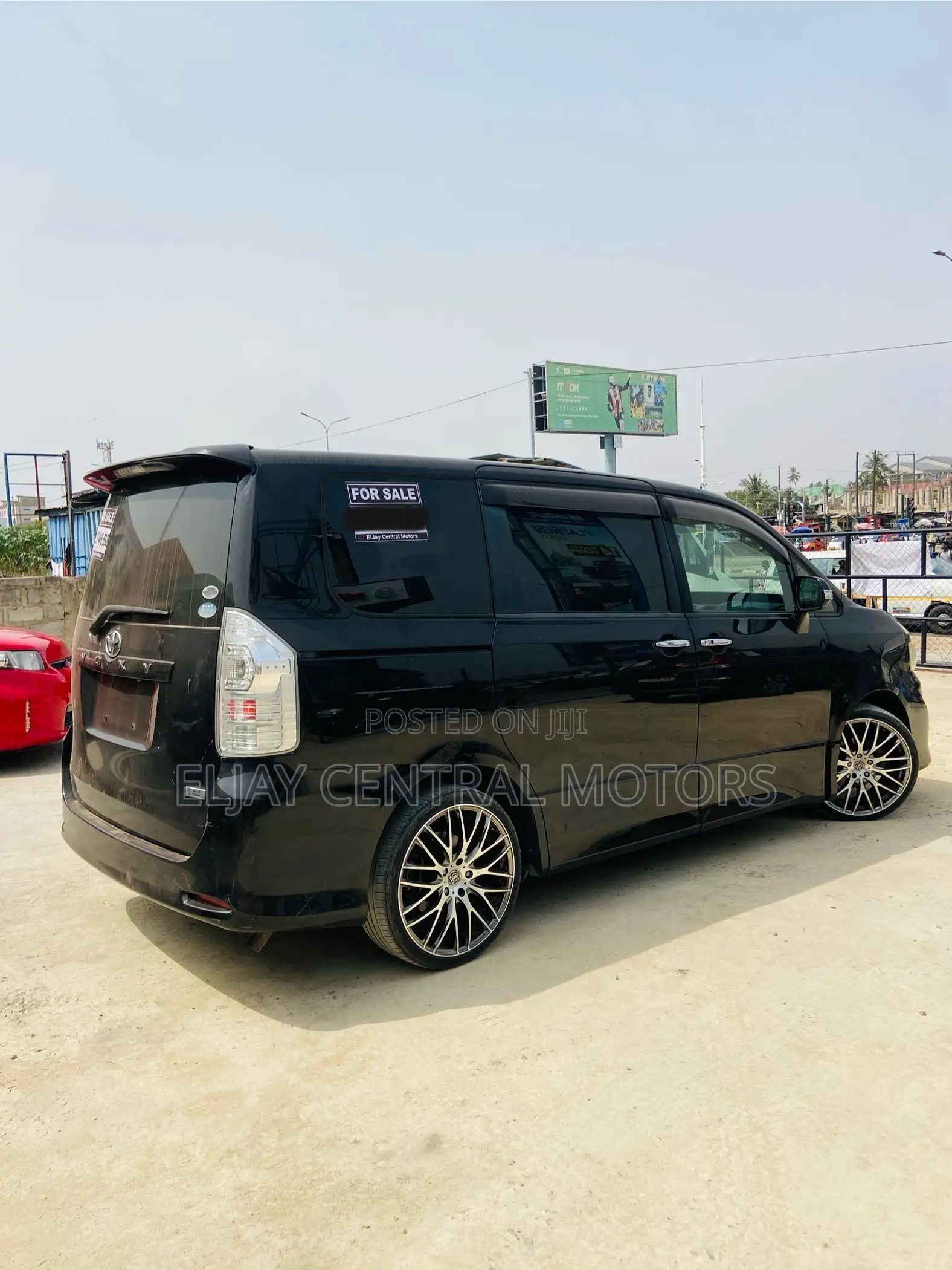 Toyota Voxy 2013 Black