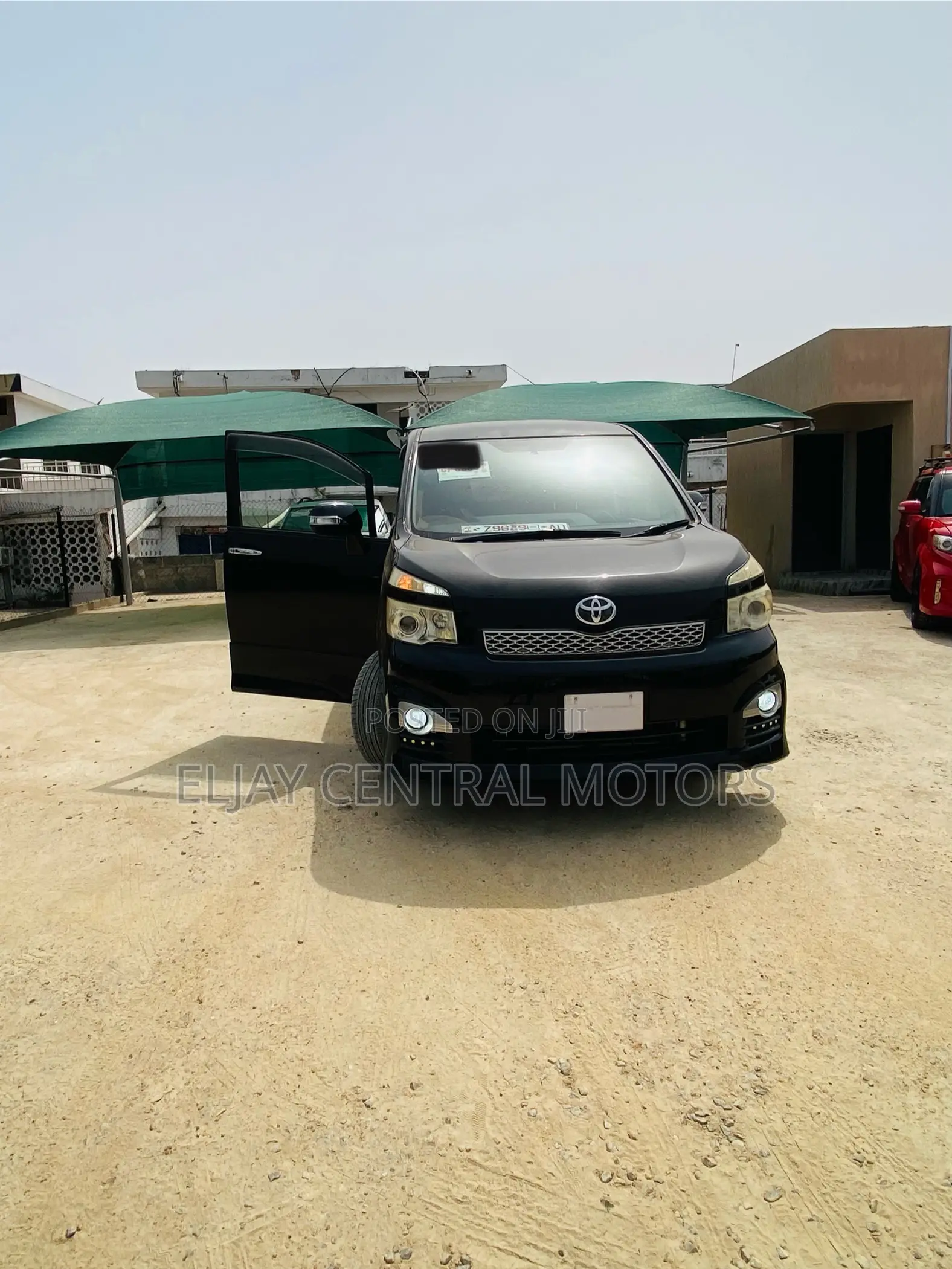 Toyota Voxy 2013 Black