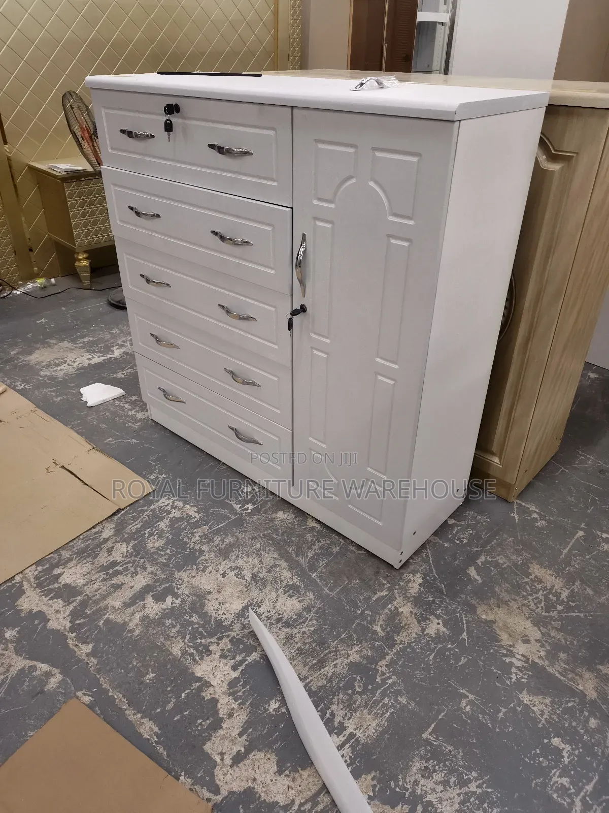 Storage Wardrobe (5 Drawers and Hanging Spot)