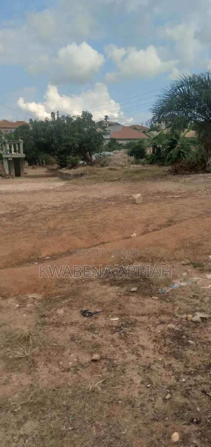 School Is on Sales at Atonsu Adagya