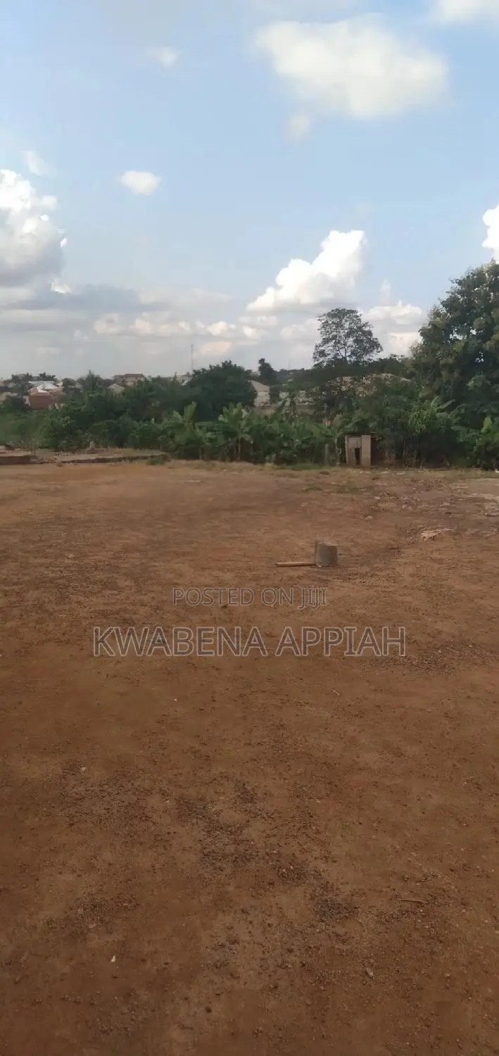 School Is on Sales at Atonsu Adagya
