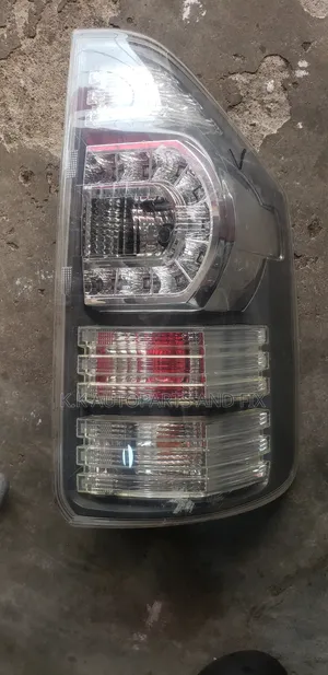 Toyota Voxy 2012,2013 Taillight
