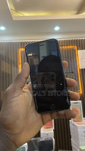 Apple iPhone 7 32 GB Black