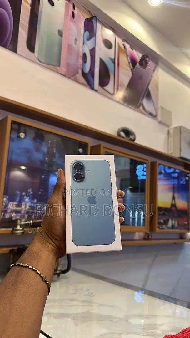 New Apple iPhone 16 256 GB Blue