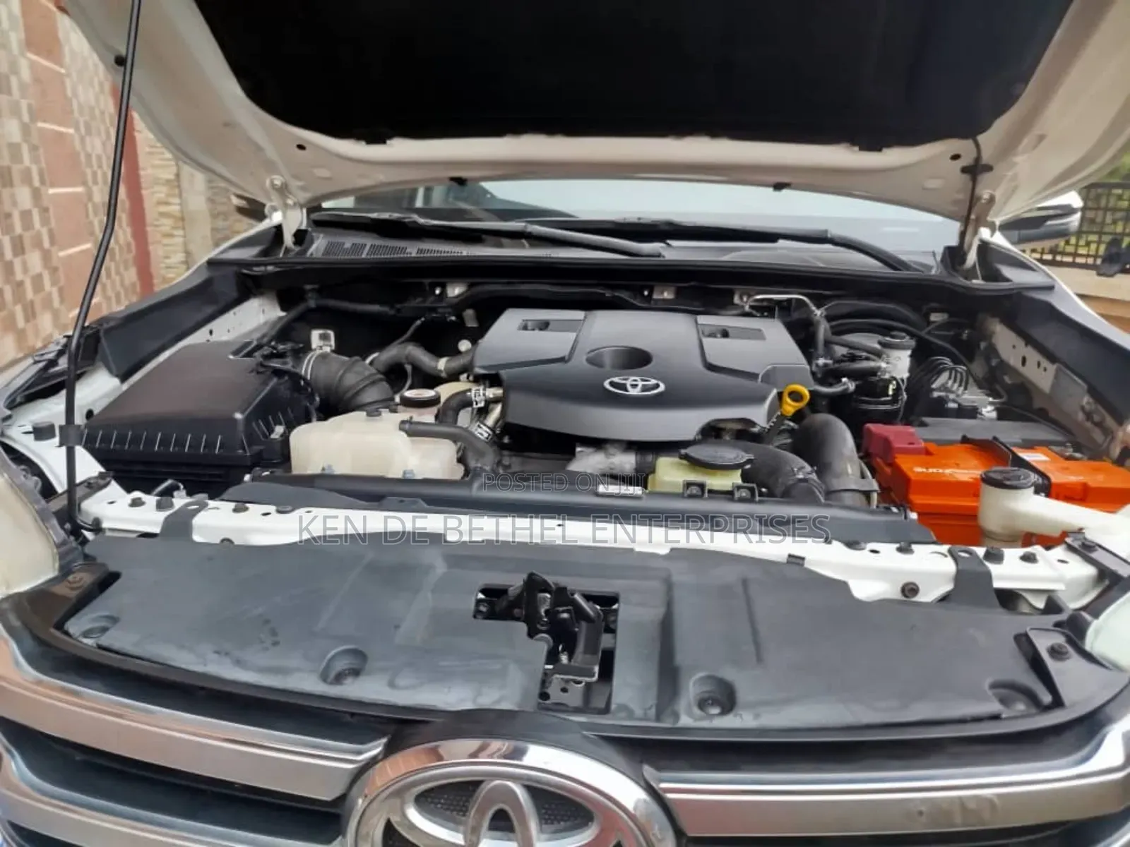 Toyota Hilux Revo Double Cab Deisel 2.4 AWD 2019 White