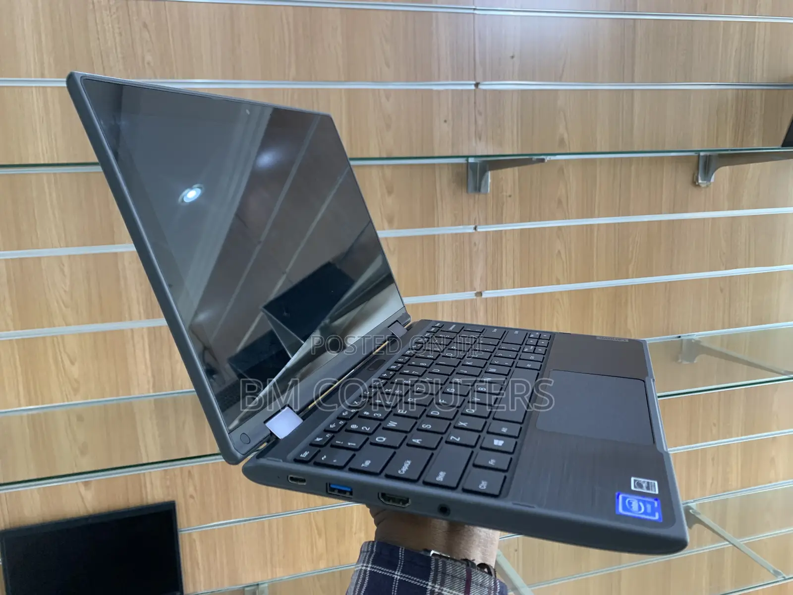 Laptop Lenovo 300e 4GB Intel Celeron SSD 128GB