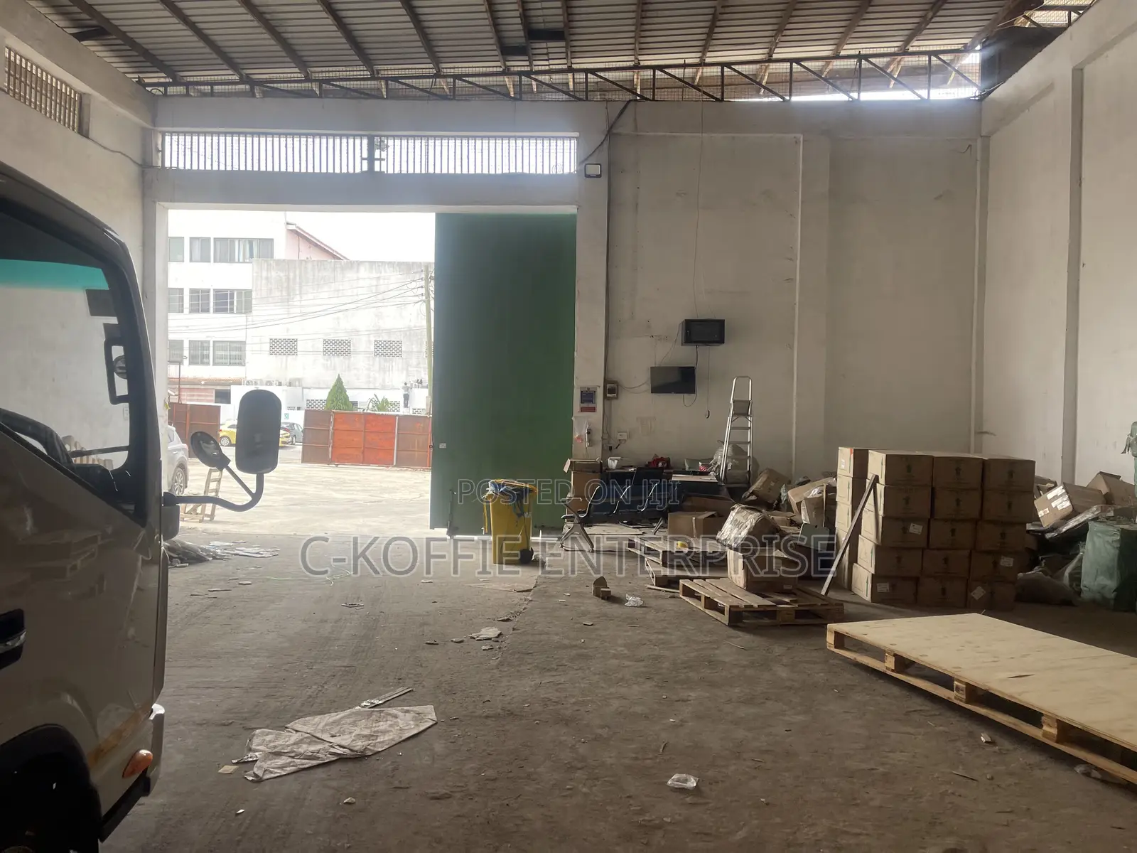 Warehouse of 750 SQM Located at North Kaneshie