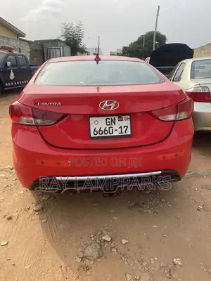 Hyundai Elantra 2011 Red