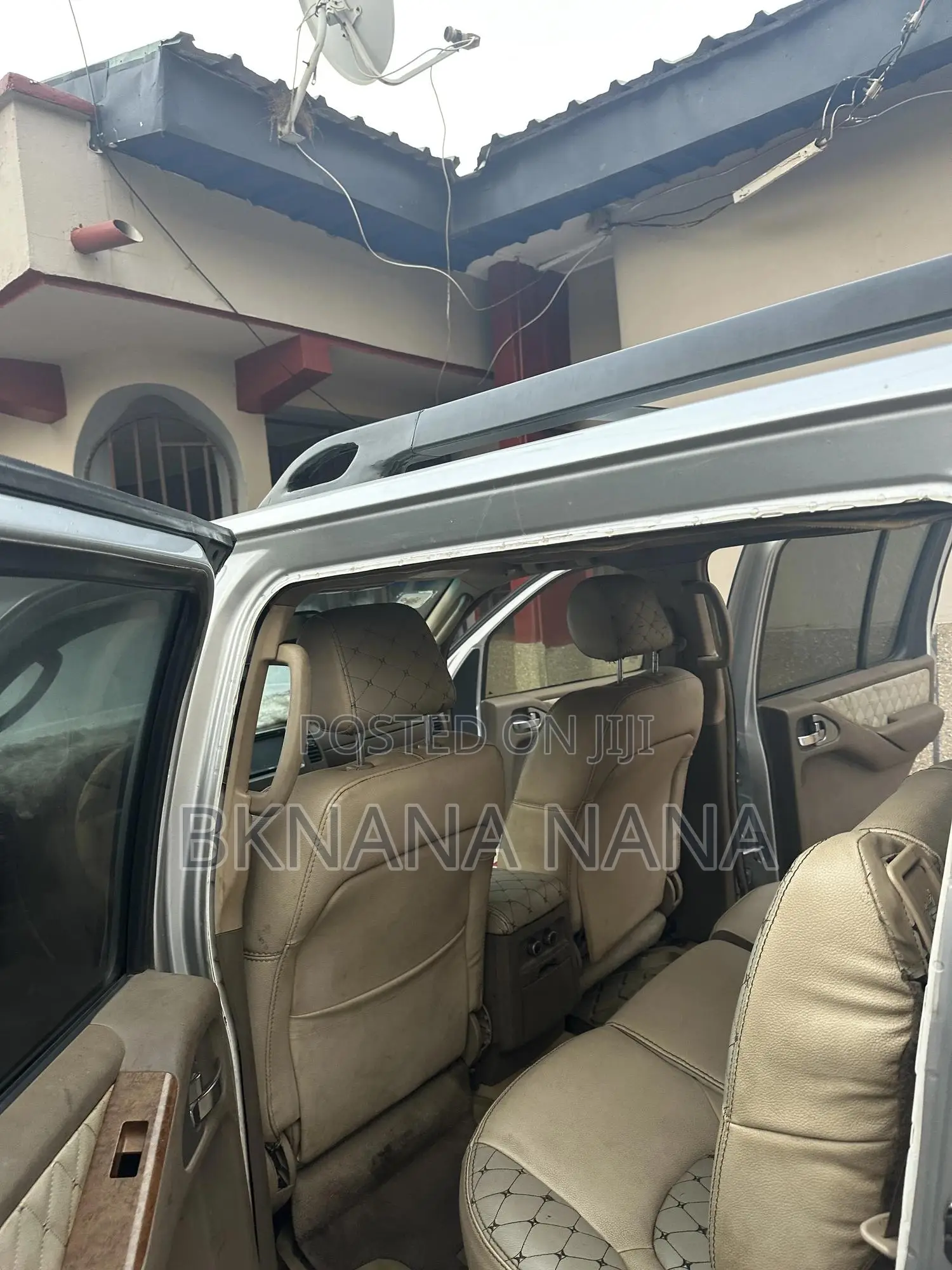 Nissan Pathfinder LE 2005 White