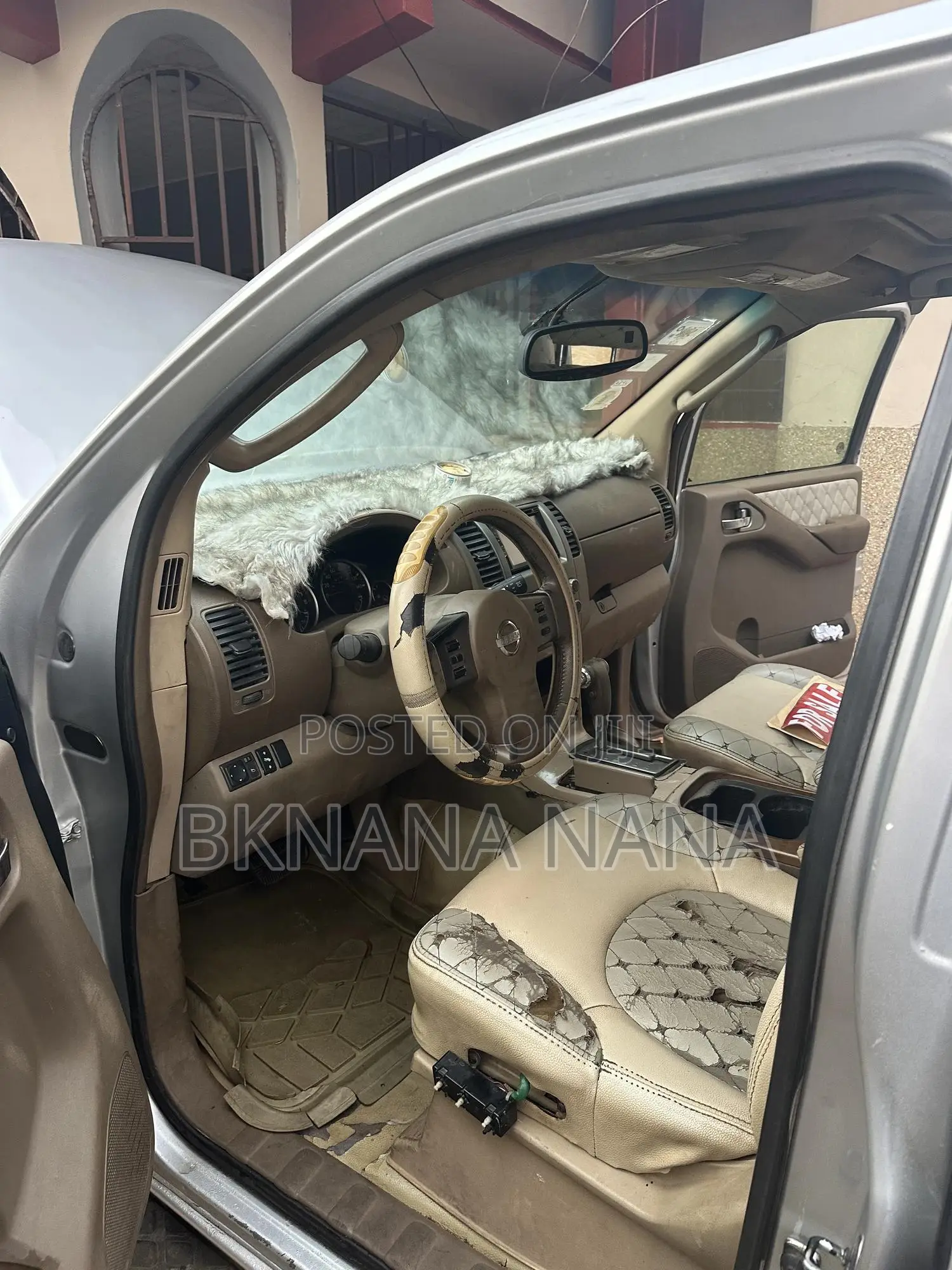 Nissan Pathfinder LE 2005 White