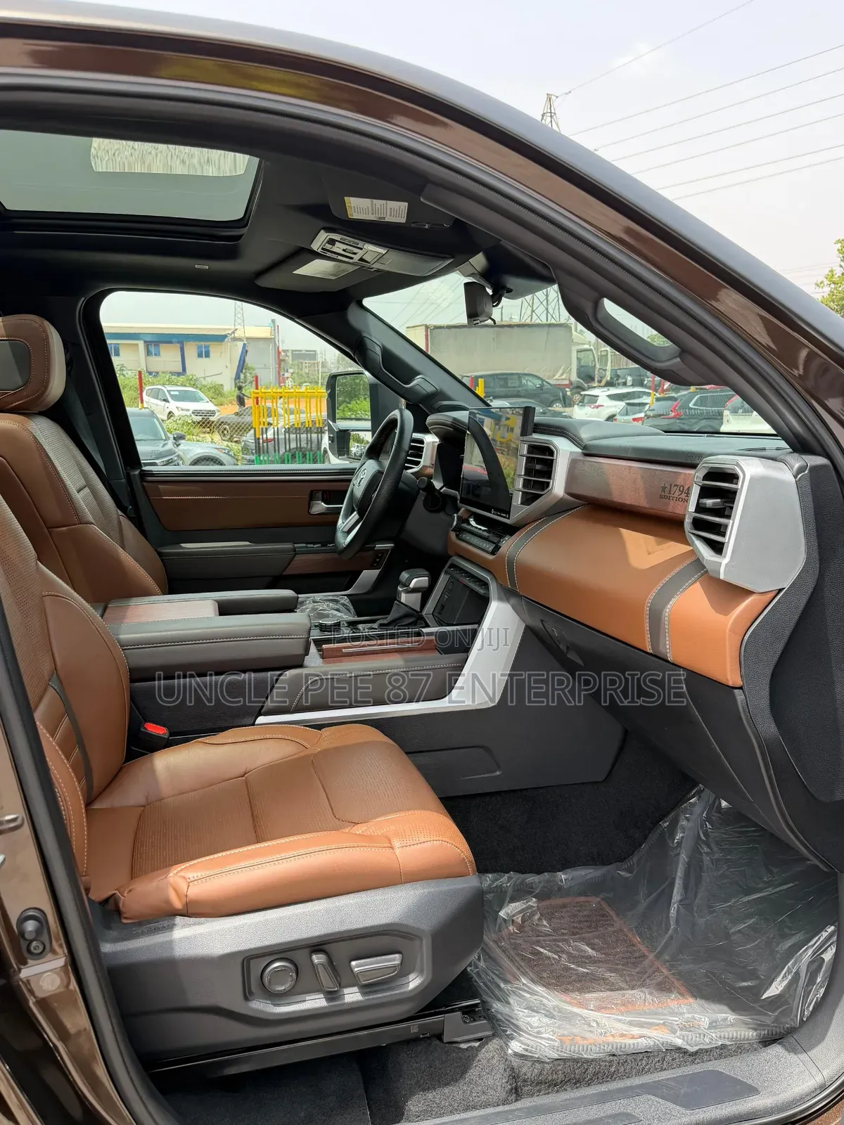 Toyota Tundra 1794 Edition CrewMax 6.5' Bed 2024 Gold