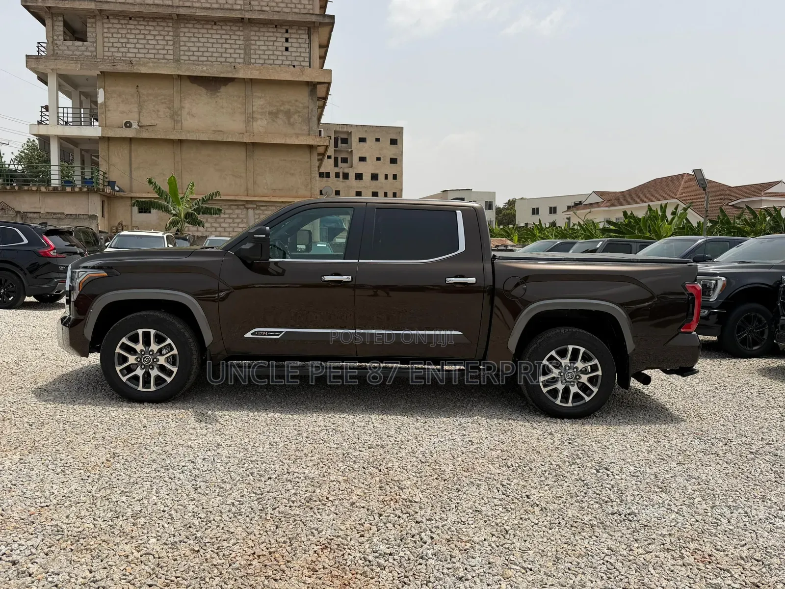 Toyota Tundra 1794 Edition CrewMax 6.5' Bed 2024 Gold