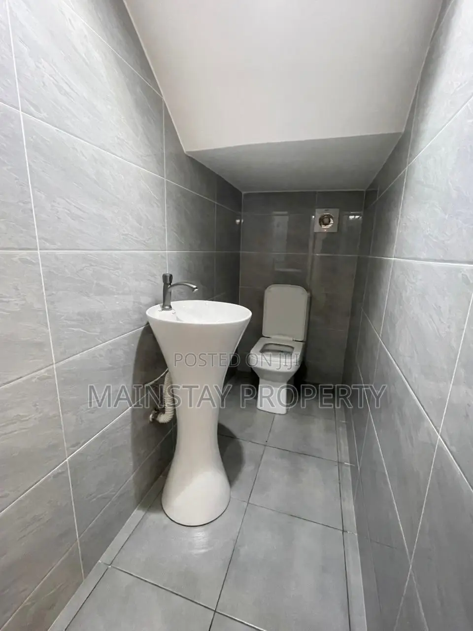4bdrm House in Mainstay Estates, Old Ashomang for sale