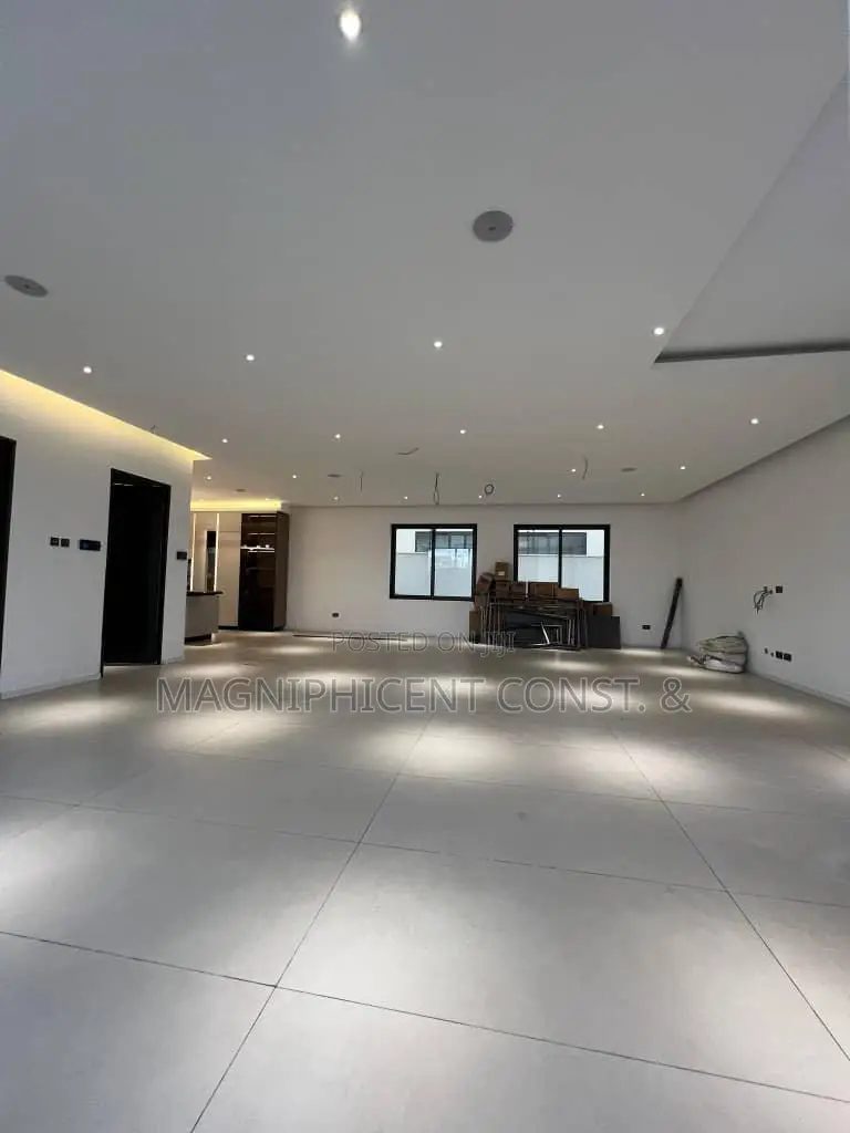 5bdrm Mansion in Magnificent Estate, Cantonments for sale