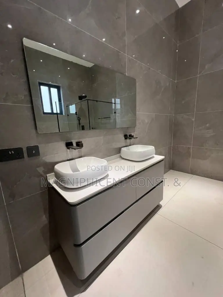 5bdrm Mansion in Magnificent Estate, Cantonments for sale